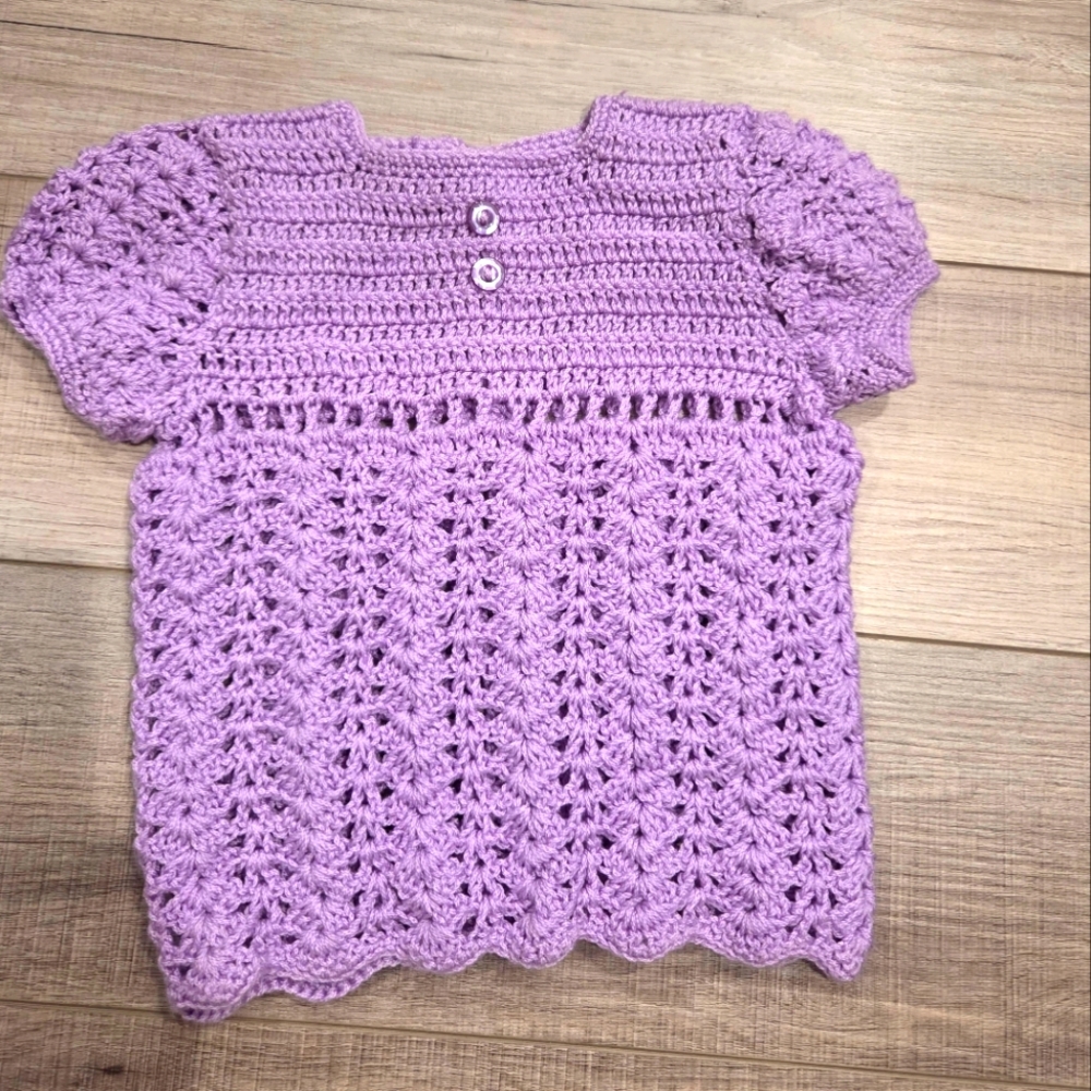 HAND MADE CROCHET INFANT LILAC TOP. 6 -12 MONTHS